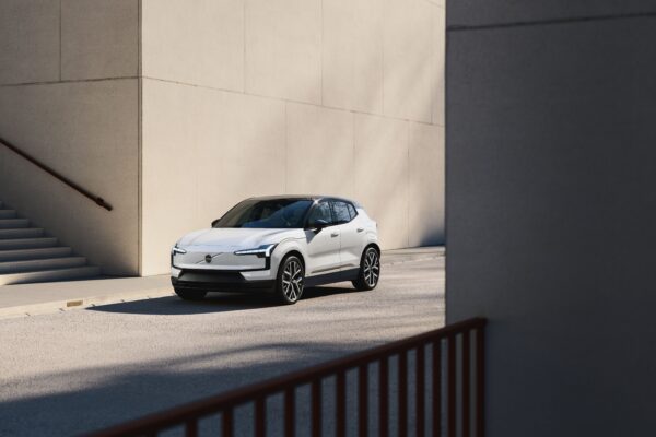 Volvo EX30: Neues Basismodell ab 34.990 Euro erhältlich