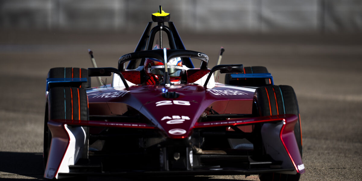 Citroën-Formel-E-Auto Nr. 25 auf der Strecke in Berlin-Tempelhof, Frontalansicht