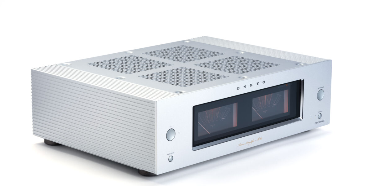 Onkyo Power Amplifier M-80 in Silber mit zwei analogen VU-Metern, Schrägansicht