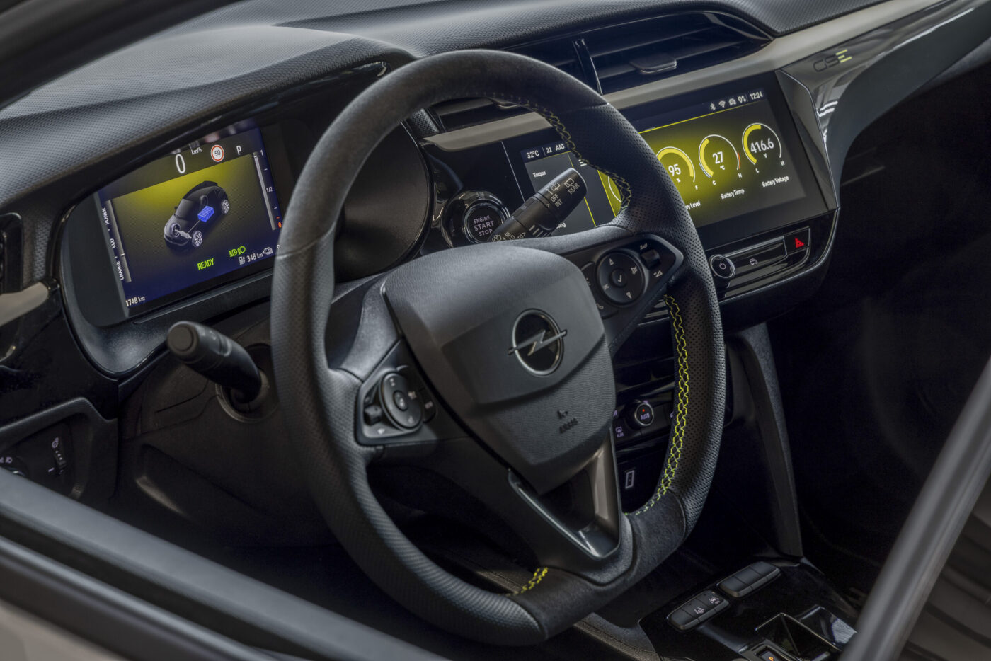 Opel Corsa GSE Cockpit mit Alcantara-Lenkrad, digitalem Kombiinstrument und Infotainment-Display