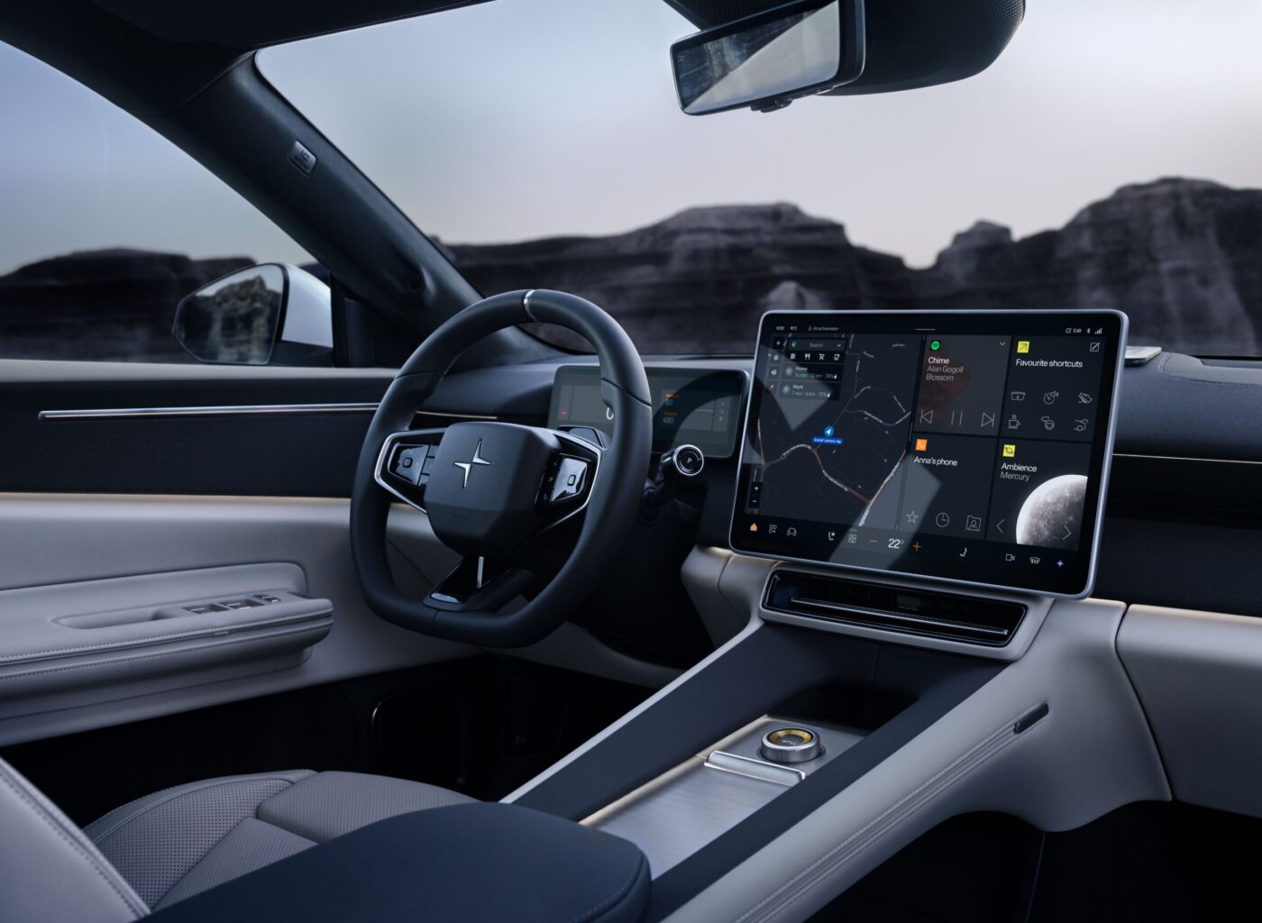 Polestar 4 SUV Cockpit mit Lenkrad und großem Hochformat-Touchscreen mit Google-Infotainment