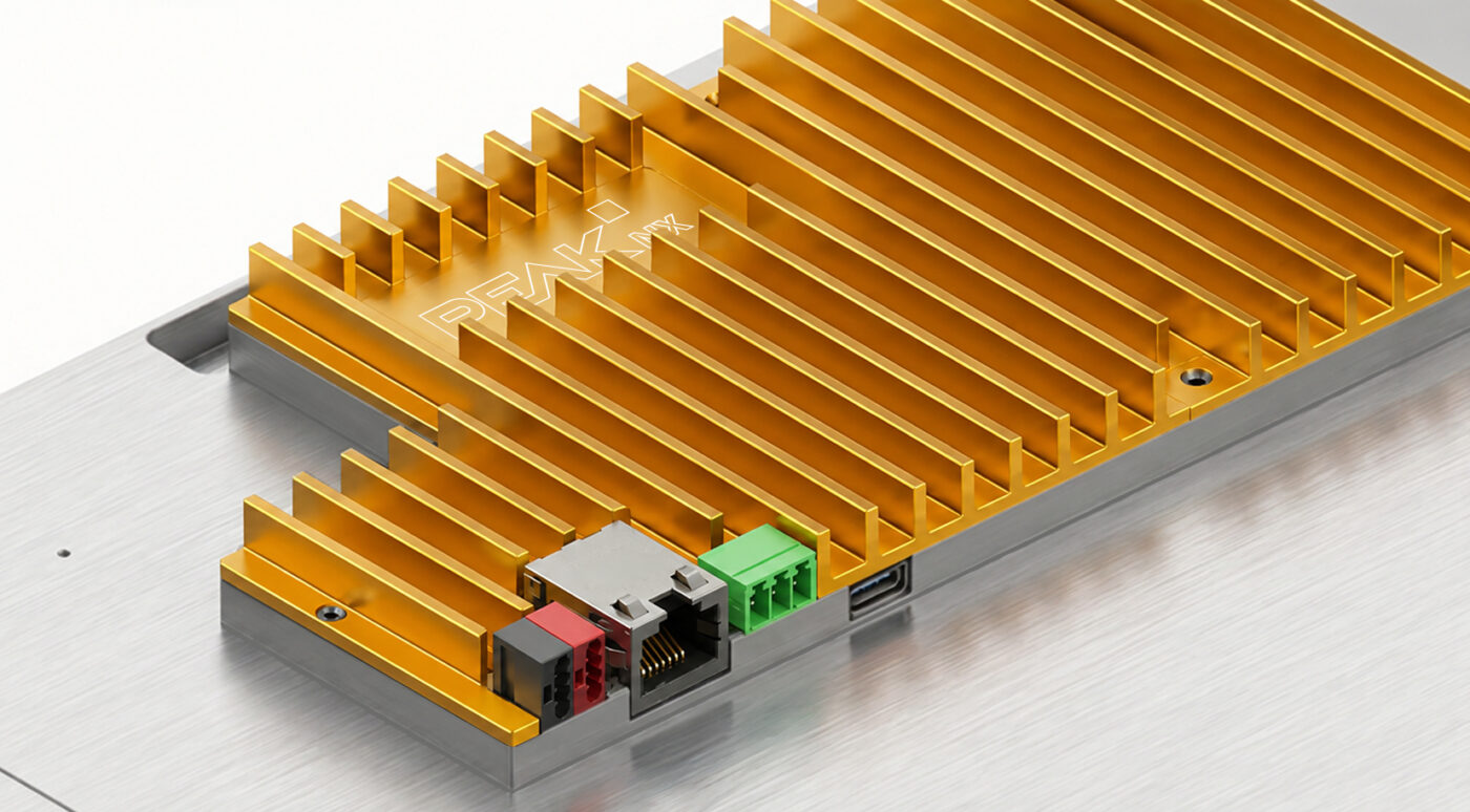 PEAKnx Control 12 Anschlussbereich mit RJ45, USB-C, rotem und grünem Steckverbinder