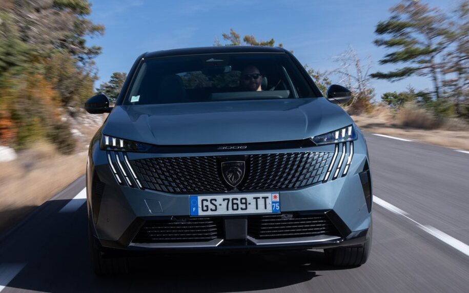 Peugeot e-3008