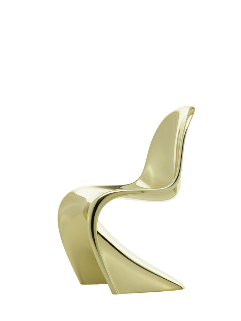 Panton Chair Classic Edition in goldener Hochglanz-Oberfläche – Jubiläumsedition zum 100. Geburtstag Verner Pantons