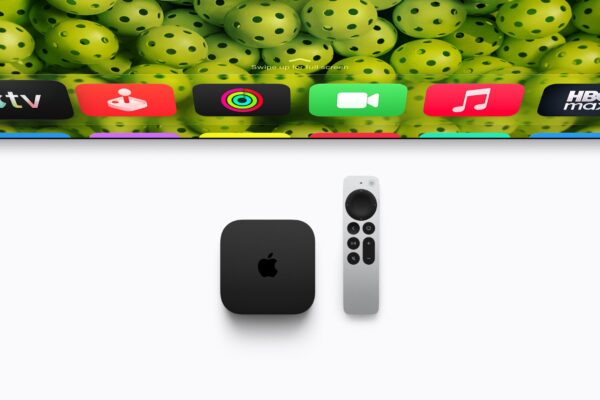 Apple TV 4K (4. Generation) mit Siri Remote vor dem Startbildschirm