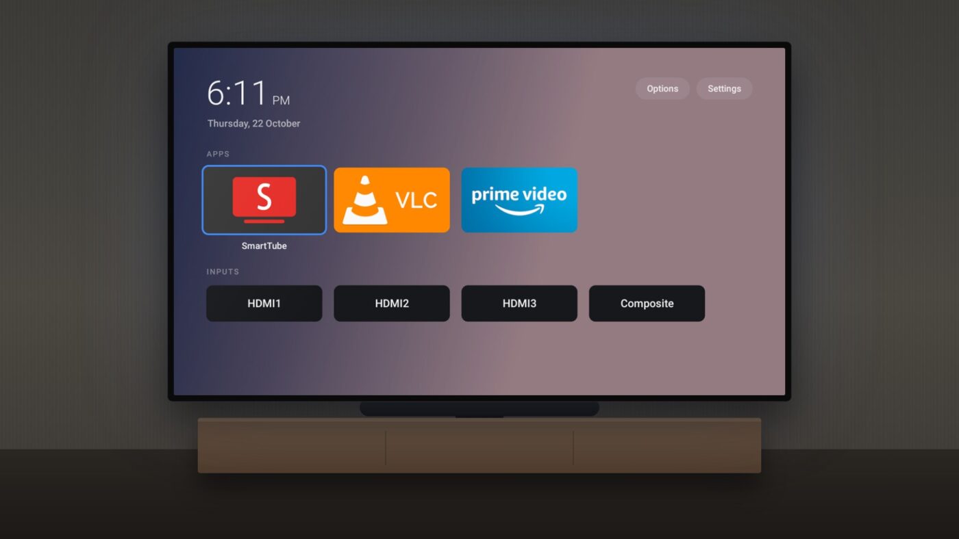 Fernseher mit dumbtv home: Uhr, eine Reihe Apps und eine Reihe HDMI-Eingänge